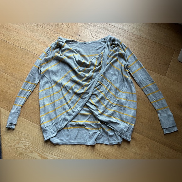 Good condition lululemon twist cardigan yellow and grey stripes, smoke free home - Picture 4 of 6